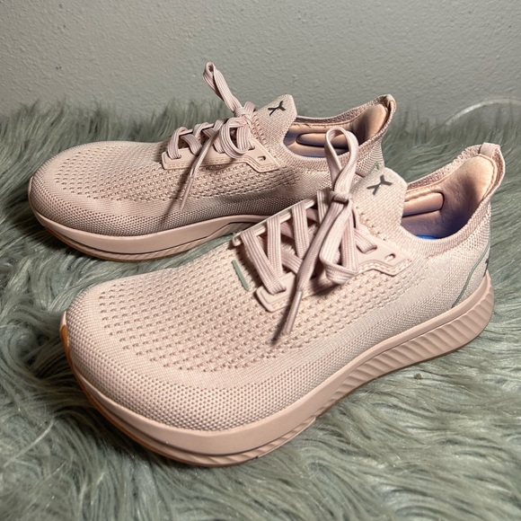 FLUX ADAPT RUNNER BLUSH RN Women's Pink Sneaker Sz Women’s 5.5 - Men 4 - Picture 7 of 12